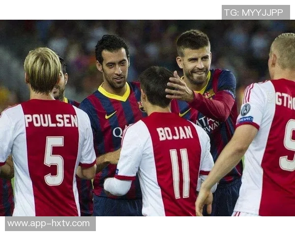 罗贝托与阿尔巴合影留念感慨岁月流逝祝福未来一切顺利 罗贝托与阿尔巴合影留念感慨岁月流逝祝福未来一切顺利