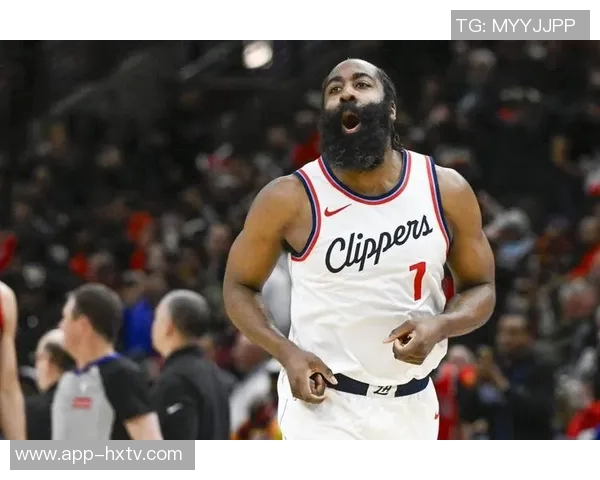 詹姆斯夫妇亲临现场支持洛杉矶道奇队精彩比赛未赴客场