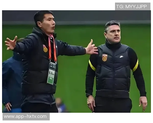 新一届国足今日下午正式开启新年首训邵佳一亲自为球员示范技战术